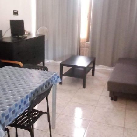 Primavera appartement tot 6 personen. Arona  Exteriör bild