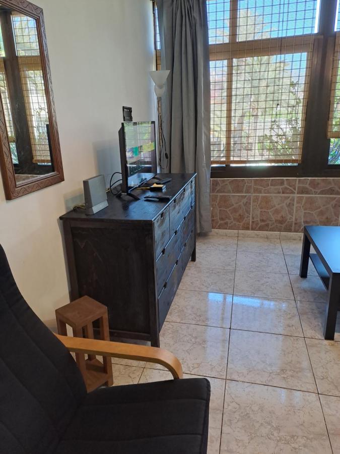 Primavera appartement tot 6 personen. Arona  Exteriör bild