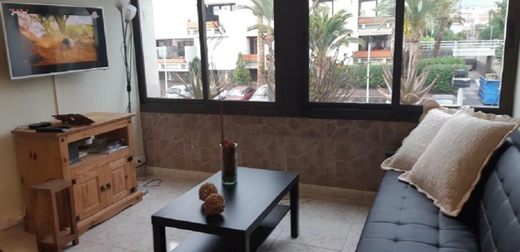 Primavera appartement tot 6 personen. Arona  Exteriör bild